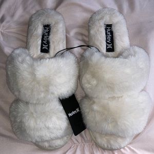 New Hurley creme slippers!